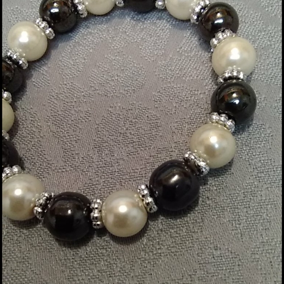 Ladies Magnetic Bracelet helps with Arthritis - Picture 5 of 5